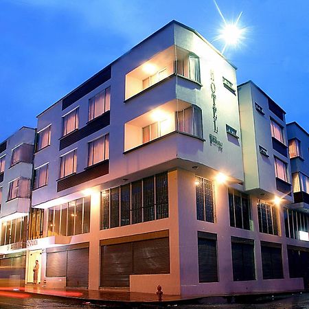 פאסטו Hotel Fernando Plaza מראה חיצוני תמונה